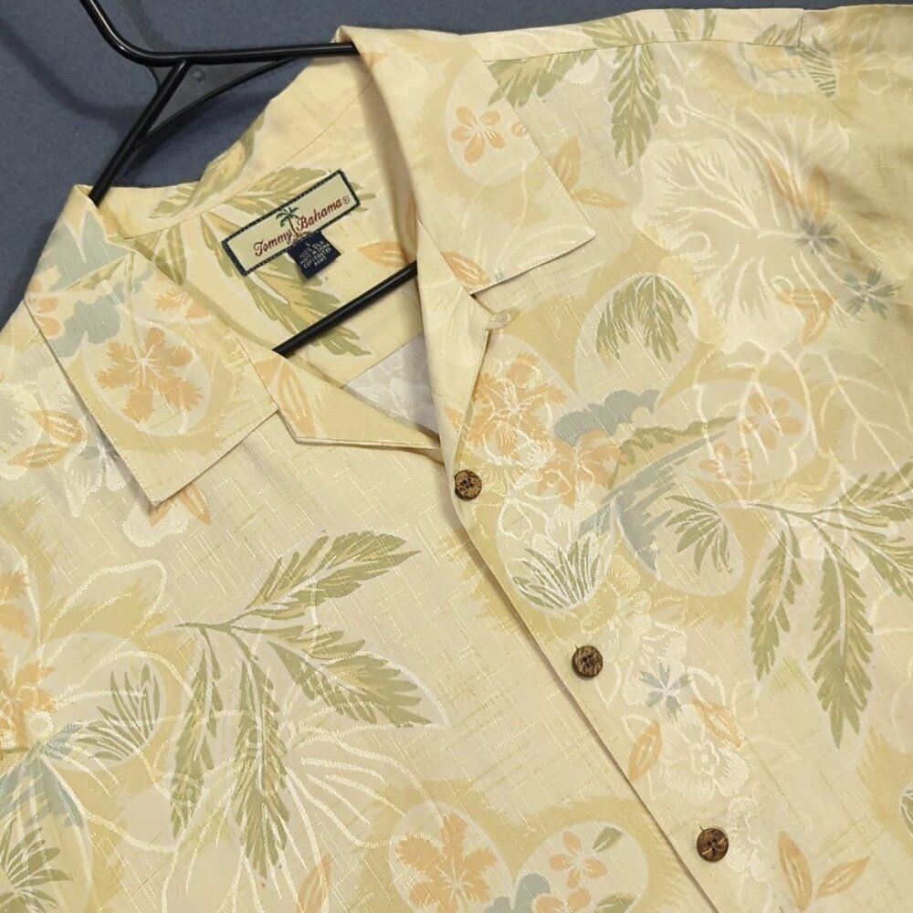 Tommy Bahama Shirt Men's L Yellow Silk Loop Collar Floral Travel